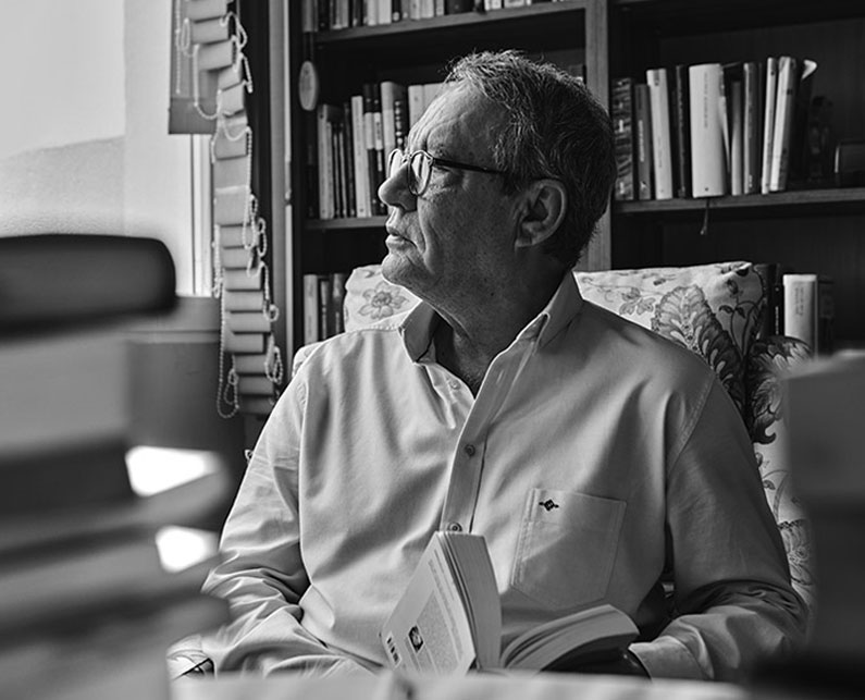 Manuel Juliá